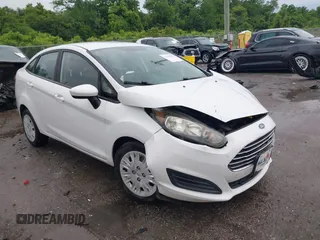 2019 Ford Fiesta S z VIN 3FADP4AJ0KM117627, wystawiony jako IAAI lot #42299033 z przebiegiem 84 307 mil mil oraz . Historia ofert i sprzedaży dostępna na DreamBid. Obrazek 1.