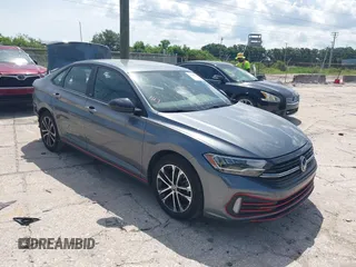 2024 Volkswagen Jetta Sport с VIN 3VWBM7BU6RM033520, выставлен на аукционе IAAI как лот 42683982 с пробегом 53 170 миль миль и . История ставок и продаж доступна на DreamBid. Изображение 1.