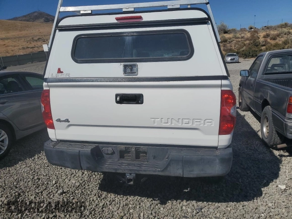 2016 Toyota Tundra z VIN 5TFPW5F12GX497421, wystawiony jako Copart lot #69669114 z przebiegiem 134 708 mil mil oraz Szkoda całkowita • Salvage title. Historia ofert i sprzedaży dostępna na DreamBid. Obrazek 6.