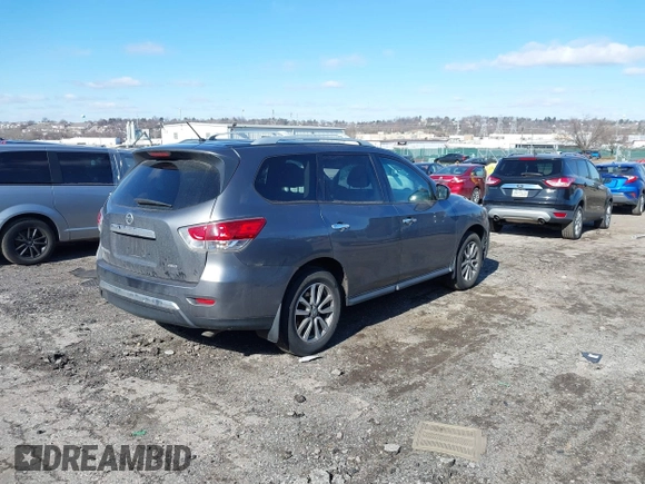 2016 Nissan Pathfinder S with VIN 5N1AR2MM1GC637454, listed as a IAAI auction lot 41640789 with 133,016 mi miles. Bid and sale history available at carsss.com. Image 4.