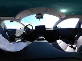 2024 Tesla Model 3 z VIN 5YJ3E1EA6RF747946, wystawiony jako IAAI lot #42042903 z przebiegiem 13 999 mil mil oraz . Historia ofert i sprzedaży dostępna na DreamBid. Obrazek 26.