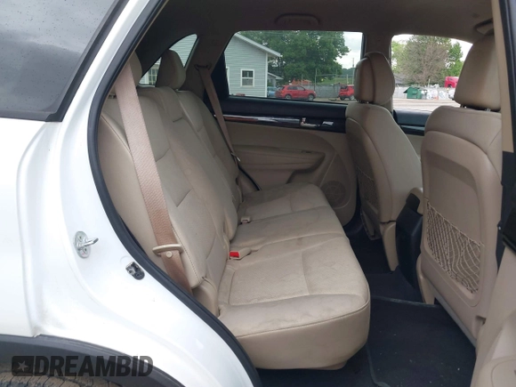 2012 Kia Sorento LX z VIN 5XYKTCA66CG225672, wystawiony jako IAAI lot #42332631 z przebiegiem 137 760 mil mil oraz . Historia ofert i sprzedaży dostępna na DreamBid. Obrazek 8.