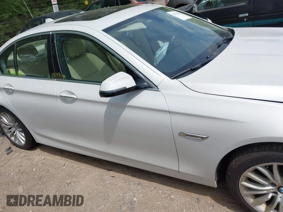 2014 BMW 5 Series 528i z VIN WBA5A5C52ED502948, wystawiony jako IAAI lot #42179994 z przebiegiem 120 601 mil mil oraz . Historia ofert i sprzedaży dostępna na DreamBid. Obrazek 13.
