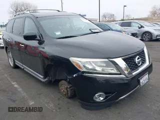 2014 Nissan Pathfinder Platinum z VIN 5N1AR2MN5EC640525, wystawiony jako IAAI lot #41884084 z przebiegiem 131 968 mil mil oraz . Historia ofert i sprzedaży dostępna na DreamBid. Obrazek 1.