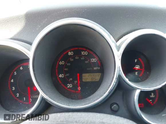 2004 Pontiac Vibe with VIN 5Y2SL62824Z425792, listed as a IAAI auction lot 42482828 with 253,022 mi miles and . Bid and sale history available at DreamBid. Image 7.