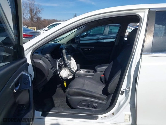 2016 Nissan Altima 2.5 SR with VIN 1N4AL3AP0GN374846, listed as a IAAI auction lot 41659546 with 126,496 mi miles. Bid and sale history available at carsss.com. Image 5.