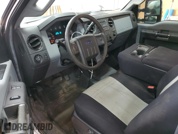 2014 Ford F-350 XL with VIN 1FTRF3B6XEEA55784, listed as a Copart auction lot 62007995 with 71,765 mi miles and Salvage title. Bid and sale history available at DreamBid. Image 8.