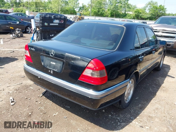 1997 Mercedes-Benz C z VIN WDBHA23E7VF501943, wystawiony jako IAAI lot #42275734 z przebiegiem Nie podano mil oraz . Historia ofert i sprzedaży dostępna na DreamBid. Obrazek 4.