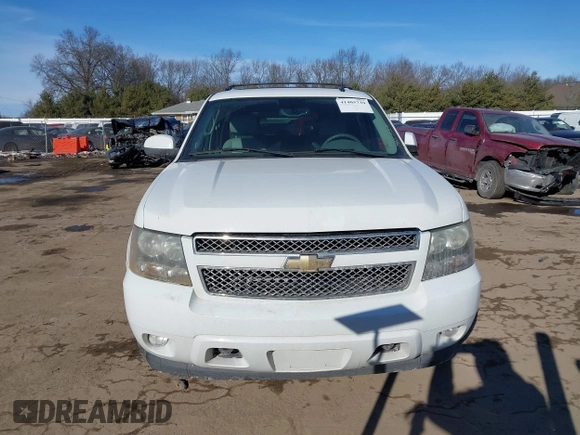 2008 Chevrolet Suburban Commercial with VIN 1GNFK163X8J134555, listed as a IAAI auction lot 41405739 with 205,810 mi miles. Bid and sale history available at carsss.com. Image 13.