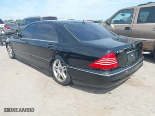 2006 Mercedes-Benz S-Class 5.0L with VIN WDBNG75J06A484636, listed as a IAAI auction lot 42058885 with 1 mi miles. Bid and sale history available at carsss.com. Image 3.