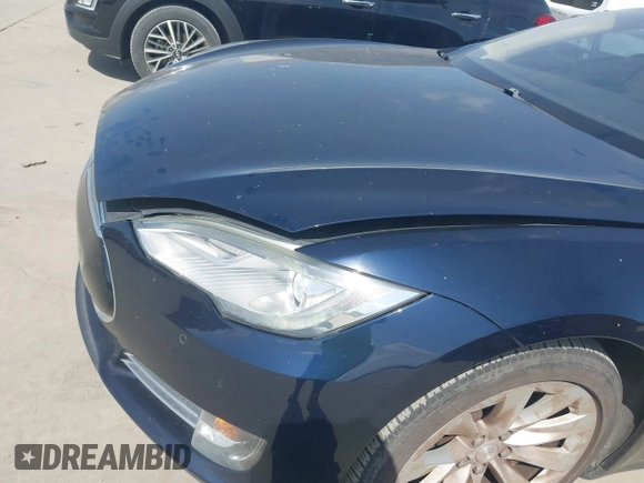 2013 Tesla Model S Performance с VIN 5YJSA1CP7DFP25848, выставлен на аукционе IAAI как лот 42511007 с пробегом 144 321 миль миль и . История ставок и продаж доступна на DreamBid. Изображение 6.