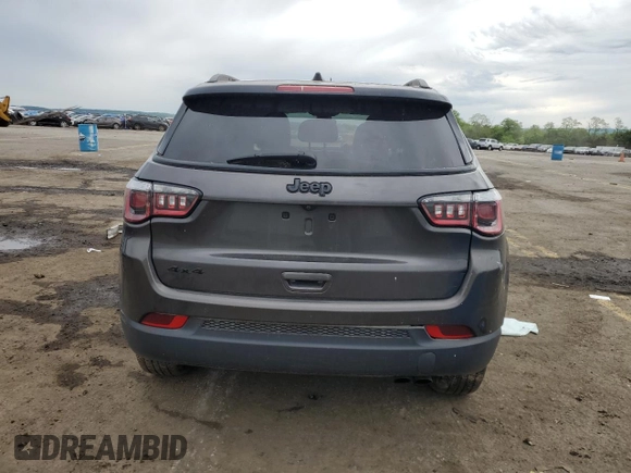 2019 Jeep Compass Latitude z VIN 3C4NJDBB7KT787317, wystawiony jako Copart lot #87840945 z przebiegiem 33 583 mil mil oraz Szkoda całkowita • Salvage title. Historia ofert i sprzedaży dostępna na DreamBid. Obrazek 6.