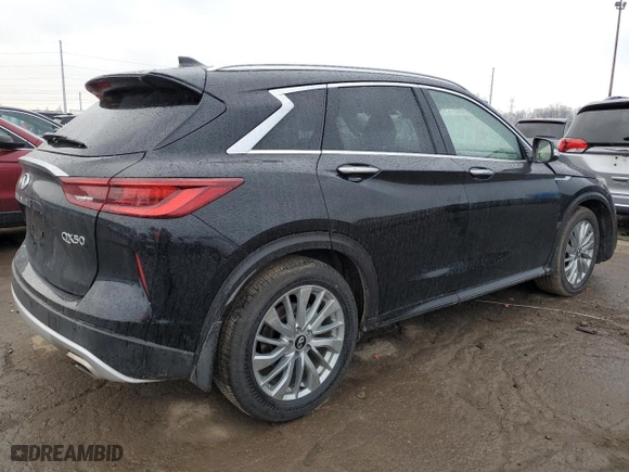 2024 Infiniti QX50 LUXE with VIN 3PCAJ5BBXRF102336, listed as a Copart auction lot 85695054 with 6,194 mi miles and Salvage Title. Bid and sale history available at carsss.com. Image 3.