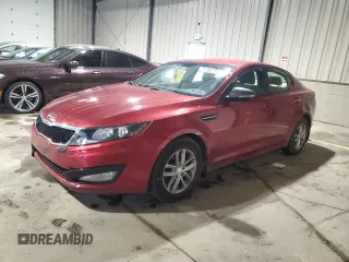 2013 Kia Optima LX z VIN 5XXGM4A75DG159462, wystawiony jako Copart lot #56678015 z przebiegiem 133 434 mil mil oraz Szkody całkowita. Historia ofert i sprzedaży dostępna na DreamBid. Obrazek 1.