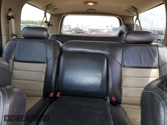 2005 Ford Excursion Eddie Bauer z VIN 1FMNU44L25ED41086, wystawiony jako Copart lot #69583364 z przebiegiem 306 764 mil mil oraz Czysty tytuł • Clean title. Historia ofert i sprzedaży dostępna na DreamBid. Obrazek 10.