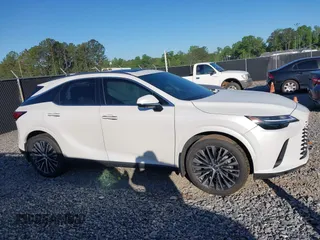 2023 Lexus RX 350 z VIN JTJCHMAA7P2002716, wystawiony jako IAAI lot #42043659 z przebiegiem 49 209 mil mil oraz . Historia ofert i sprzedaży dostępna na DreamBid. Obrazek 13.