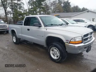 2000 Dodge Dakota Sport with VIN 1B7GG22N9YS515836, listed as a IAAI auction lot 42009948 with 128,982 mi miles. Bid and sale history available at carsss.com. Image 1.