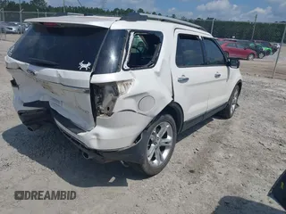 2014 Ford Explorer XLT z VIN 1FM5K7D87EGA57993, wystawiony jako IAAI lot #42318168 z przebiegiem 200 345 mil mil oraz . Historia ofert i sprzedaży dostępna na DreamBid. Obrazek 4.