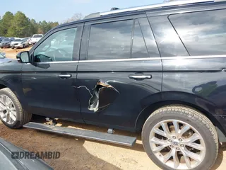 2019 Ford Expedition Limited with VIN 1FMJU2AT7KEA06831, listed as a IAAI auction lot 41528443 with 81,282 mi miles. Bid and sale history available at carsss.com. Image 14.