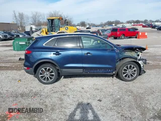 2017 Lincoln MKC Select with VIN 5LMCJ2D94HUL50145, listed as a IAAI auction lot 41620695 with 100,331 mi miles and . Bid and sale history available at DreamBid. Image 14.