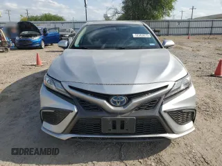 2022 Toyota Camry Hybrid XSE z VIN 4T1K31AK2NU571829, wystawiony jako Copart lot #52363675 z przebiegiem 52 918 mil mil oraz Szkoda całkowita • Salvage title. Historia ofert i sprzedaży dostępna na DreamBid. Obrazek 5.