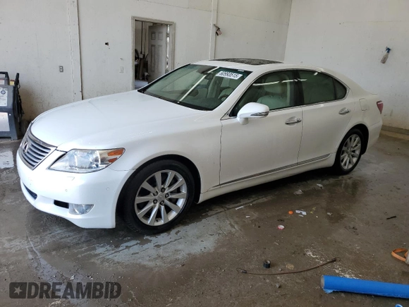 2012 Lexus LS 460 z VIN JTHCL5EF1C5014428, wystawiony jako Copart lot #60993515 z przebiegiem 110 429 mil mil oraz Szkoda całkowita • Salvage title. Historia ofert i sprzedaży dostępna na DreamBid. Obrazek 1.