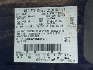 2003 Ford F-150 XL z VIN 1FTRX18W93NB69541, wystawiony jako IAAI lot #42216275 z przebiegiem 187 378 mil mil oraz . Historia ofert i sprzedaży dostępna na DreamBid. Obrazek 9.