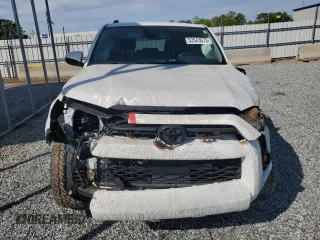 2022 Toyota 4Runner SR5 with VIN JTEMU5JR0N6009135, listed as a Copart auction lot 53543675 with 35,780 mi miles and Salvage title. Bid and sale history available at DreamBid. Image 5.