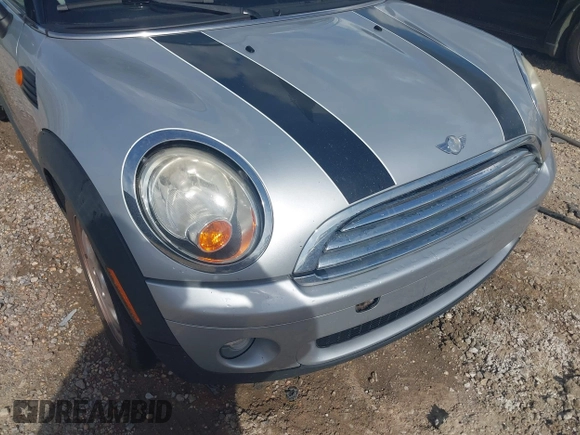 2008 MINI Hardtop with VIN WMWMF33578TU68033, listed as a IAAI auction lot 41939852 with 128,231 mi miles and . Bid and sale history available at DreamBid. Image 6.
