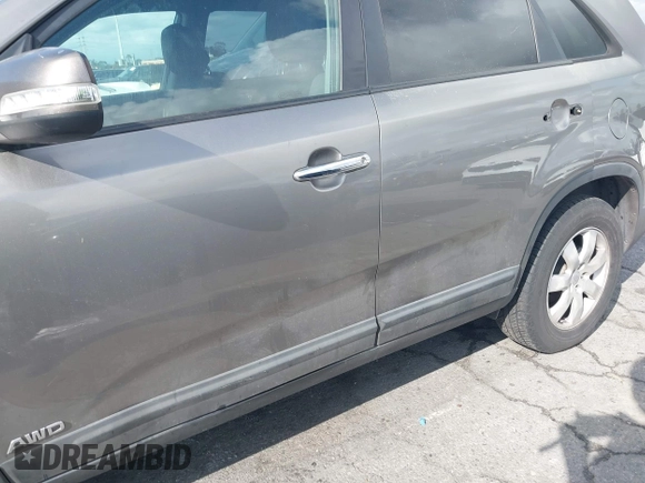 2011 Kia Sorento LX with VIN 5XYKTDA10BG061974, listed as a IAAI auction lot 41924081 with 148,856 mi miles. Bid and sale history available at carsss.com. Image 6.