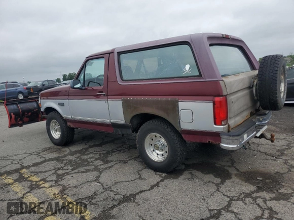 1996 Ford Bronco Custom with VIN 1FMEU15H7TLB67596, listed as a Copart auction lot 64772695 with 125,576 mi miles and Clean title. Bid and sale history available at DreamBid. Image 2.