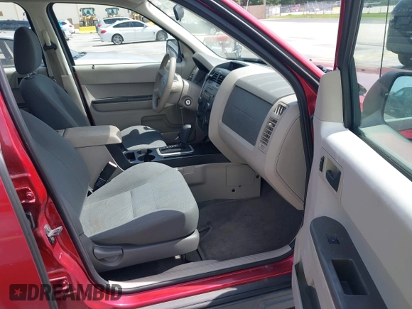 2008 Ford Escape XLS z VIN 1FMCU02Z28KB15112, wystawiony jako IAAI lot #42730429 z przebiegiem 109 831 mil mil oraz . Historia ofert i sprzedaży dostępna na DreamBid. Obrazek 5.