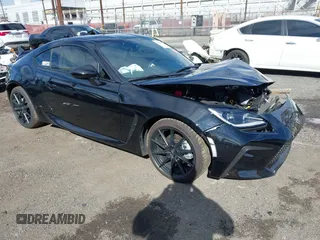2025 Toyota 86 Premium z VIN JF1ZNBE14S9750575, wystawiony jako IAAI lot #41484183 z przebiegiem 2 834 mil mil oraz . Historia ofert i sprzedaży dostępna na DreamBid. Obrazek 1.