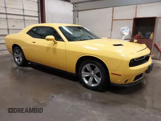 2017 Dodge Challenger SXT Plus z VIN 2C3CDZAG8HH501618, wystawiony jako IAAI lot #41719387 z przebiegiem 70 812 mil mil oraz . Historia ofert i sprzedaży dostępna na DreamBid. Obrazek 1.