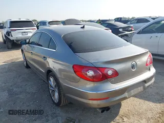 2010 Volkswagen CC Lux Limited Edition z VIN WVWHN7ANXAE565352, wystawiony jako IAAI lot #42032313 z przebiegiem 192 374 mil mil oraz . Historia ofert i sprzedaży dostępna na DreamBid. Obrazek 3.