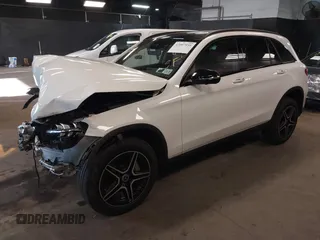 2022 Mercedes-Benz GLC 300 z VIN W1N0G8EB2NV351757, wystawiony jako IAAI lot #42097931 z przebiegiem 42 930 mil mil oraz . Historia ofert i sprzedaży dostępna na DreamBid. Obrazek 2.