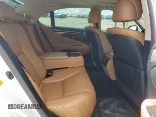 2014 Lexus LS 460 z VIN JTHCL5EF5E5022213, wystawiony jako Copart lot #55564585 z przebiegiem 176 053 mil mil oraz Szkoda całkowita • Salvage title. Historia ofert i sprzedaży dostępna na DreamBid. Obrazek 10.