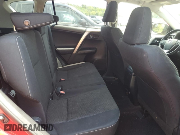 2016 Toyota RAV4 XLE z VIN JTMRFREV9GJ089196, wystawiony jako Copart lot #59886465 z przebiegiem Nie podano mil oraz Szkoda całkowita • Salvage title. Historia ofert i sprzedaży dostępna na DreamBid. Obrazek 11.