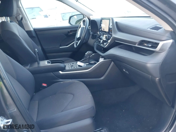 2023 Toyota Highlander L with VIN 5TDKDRBH2PS039426, listed as a IAAI auction lot 41572761 with 28,220 mi miles. Bid and sale history available at carsss.com. Image 5.