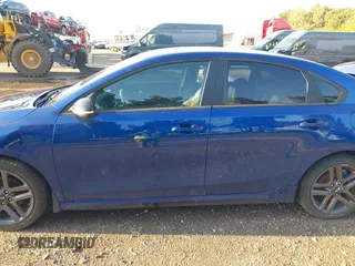 2020 Kia Forte GT-Line with VIN 3KPF34AD2LE237675, listed as a IAAI auction lot 41965261 with 67,338 mi miles and . Bid and sale history available at DreamBid. Image 14.