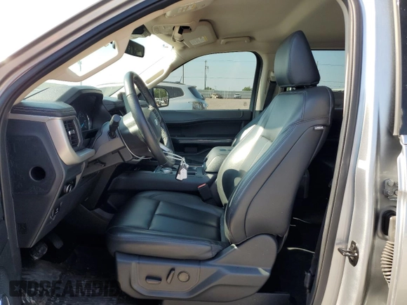 2023 Ford Expedition Max XLT с VIN 1FMJK1H87PEA52541, выставлен на аукционе Copart как лот 57866935 с пробегом 30 633 миль миль и Чистый • Clean title. История ставок и продаж доступна на DreamBid. Изображение 7.