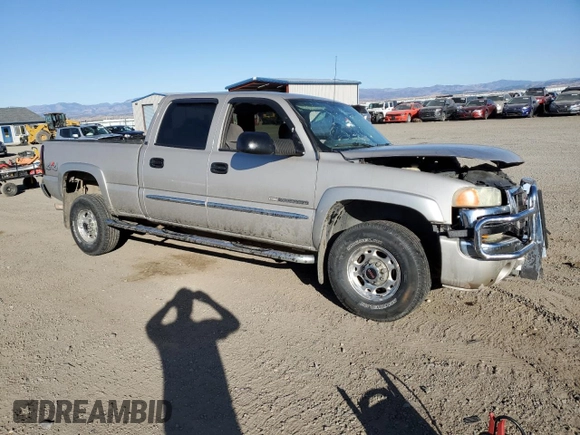 2004 GMC Sierra 2500HD SLT with VIN 1GTHK23G94F260255, listed as a Copart auction lot 72744044 with 153,740 mi miles and Clean title. Bid and sale history available at DreamBid. Image 4.