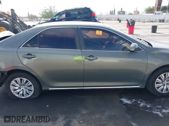 2014 Toyota Camry L with VIN 4T4BF1FK2ER404540, listed as a IAAI auction lot 40744025 with 1 mi miles. Bid and sale history available at carsss.com. Image 13.