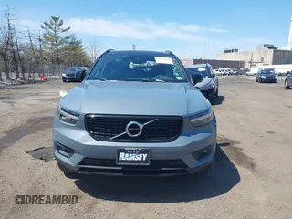 2020 Volvo XC40 R-Design z VIN YV4162UM9L2348168, wystawiony jako IAAI lot #42057660 z przebiegiem 19 822 mil mil oraz . Historia ofert i sprzedaży dostępna na DreamBid. Obrazek 12.