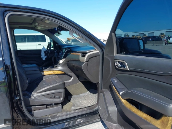 2016 GMC Yukon Denali with VIN 1GKS2CKJ8GR337441, listed as a IAAI auction lot 41485647 with 171,874 mi miles. Bid and sale history available at carsss.com. Image 5.