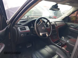 2007 Cadillac Escalade ESV with VIN 1GYFK66827R305133, listed as a IAAI auction lot 42488643 with 306,633 mi miles and . Bid and sale history available at DreamBid. Image 13.