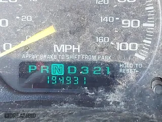 2001 Chevrolet Silverado 1500 LS with VIN 2GCEC19V011162458, listed as a IAAI auction lot 41731501 with 194,931 mi miles. Bid and sale history available at carsss.com. Image 15.