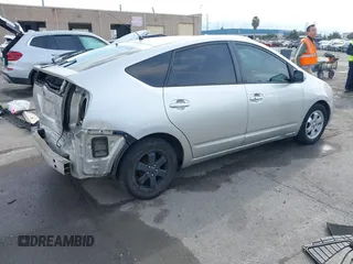 2005 Toyota Prius with VIN JTDKB20U257017611, listed as a IAAI auction lot 42087781 with 263,985 mi miles. Bid and sale history available at carsss.com. Image 4.