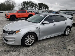 2016 Kia Optima EX z VIN 5XXGU4L35GG071221, wystawiony jako Copart lot #47292925 z przebiegiem 157 730 mil mil oraz Szkoda całkowita • Salvage title. Historia ofert i sprzedaży dostępna na DreamBid. Obrazek 1.