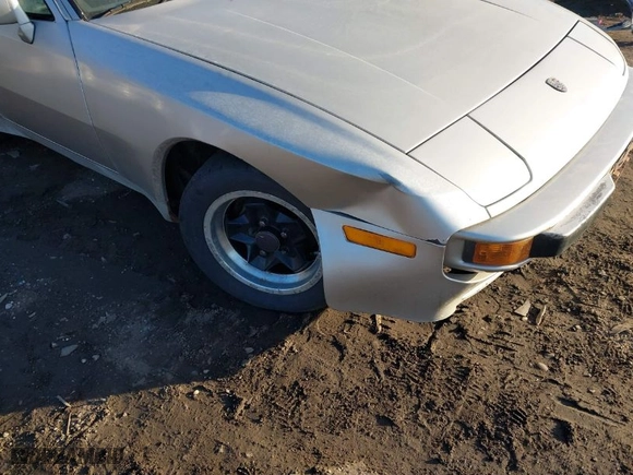 1984 Porsche 944 with VIN WP0AA0946EN453279, listed as a IAAI auction lot 41447115 with 102,553 mi miles. Bid and sale history available at carsss.com. Image 6.